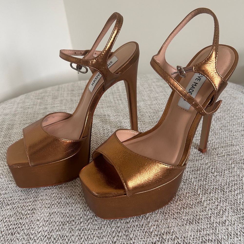 Platform heels - Picture 2 of 3